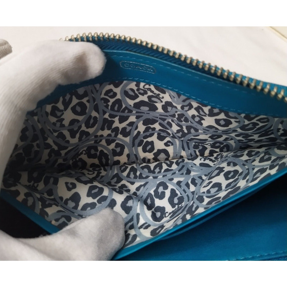 Coach Poppy Blue Patent Leather Zip Around Credit Card Wristlet Wallet - Picture 14 of 16